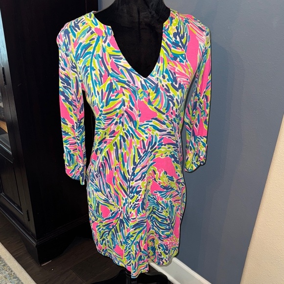 Lilly Pulitzer Dresses & Skirts - •Lilly Pulitzer Vibrant Pink and Blue mini dress•